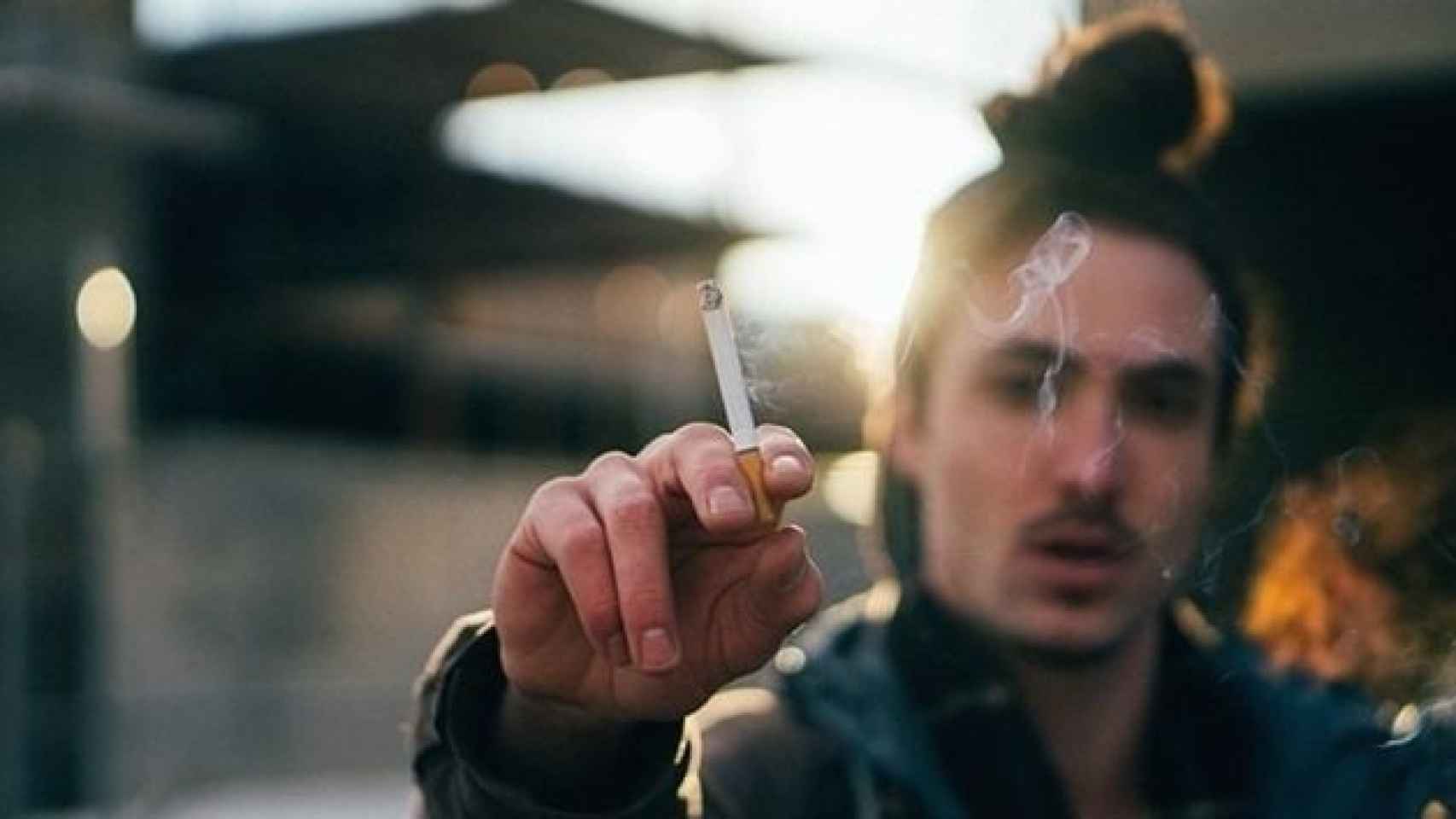 Los tratamientos para dejar de fumar podrían ser costeados por el Gobierno / EUROPA PRESS
