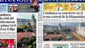 A la izquierda, la portada de 'La Vanguardia' de este lunes; a la derecha, la del 13 de octubre del año pasado