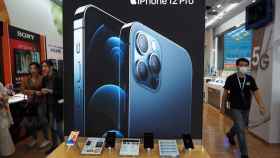 Nuevo iPhone 12 Pro en una tienda de Apple / EFE