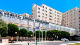 El exterior del Hospital General de Alicante, donde murió el niño de dos años después de recibir una paliza / CG