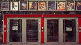 Acceso a un cine, donde se han proyectado algunas de las mejores películas románticas / Hin und wieder gibts mal was EN PIXABAY