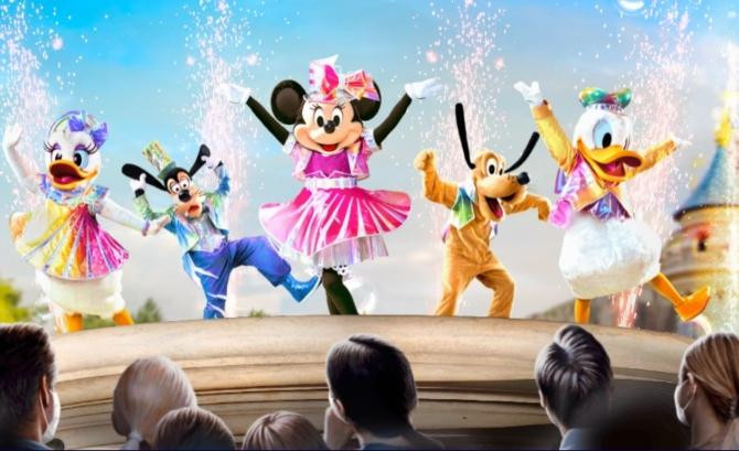 Los personajes más famosos de Disneyland París con sus nuevos trajes / DISNEYLAND PARÍS OFICIAL