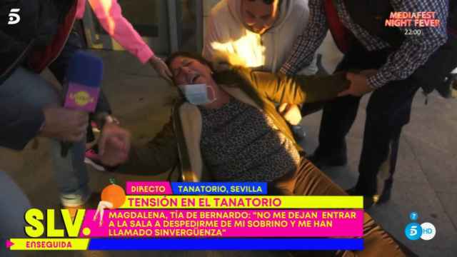 La tía Magdalena se desmaya en el velatorio de Bernardo Pantoja