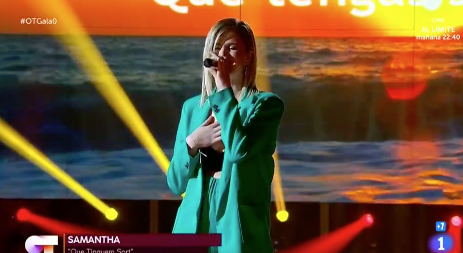 Samantha en la primera gala de 'OT' cantando una canción en catalán de Lluís Llach / TVE