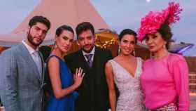 Pilar Rubio con unos amigos el día de su boda
