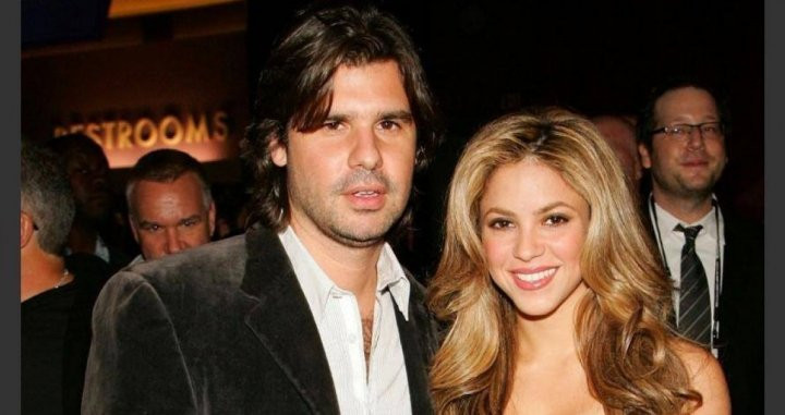 Una foto de archivo de Antonio de la Rúa y Shakira