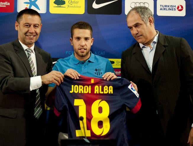 Jordi Alba fue presentado como jugador del Barça por Bartomeu, siendo aún vicepresidente deportivo, y por Andoni Zubizarreta / FCB