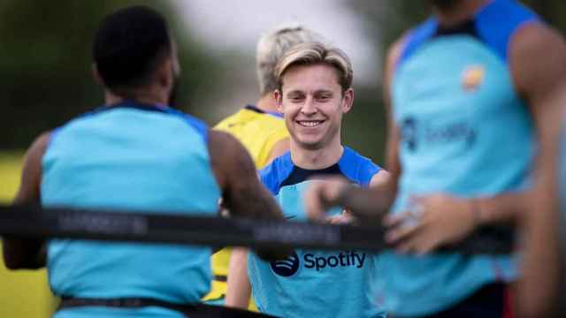 Frenkie de Jong, sonriente, en el entrenamiento del Barça en Nueva York / FCB