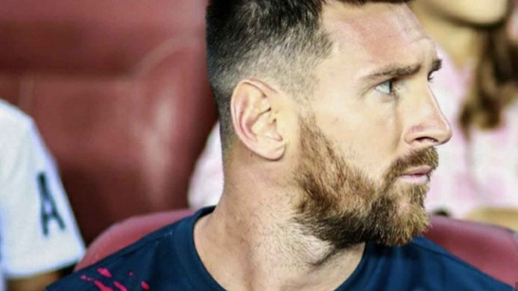 Una foto de Leo Messi en la grada del Camp Nou / Twitter