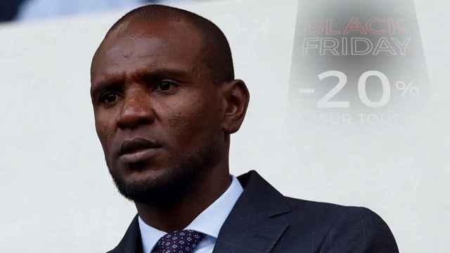 El secretario técnico del Barça, Eric Abidal, en el Black Friday / FOTOMONTAJE DE CULEMANÍA