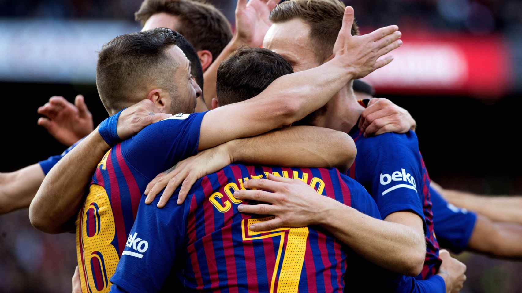 Los jugadores del Barça celebran un gol frente al Real Madrid / EFE