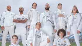 La sesión de fotos de la nueva camiseta del Real Madrid para la temporada 2022-23 / REAL MADRID