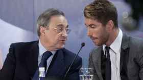 Una foto de Florentino Pérez y Sergio Ramos durante un acto / EFE