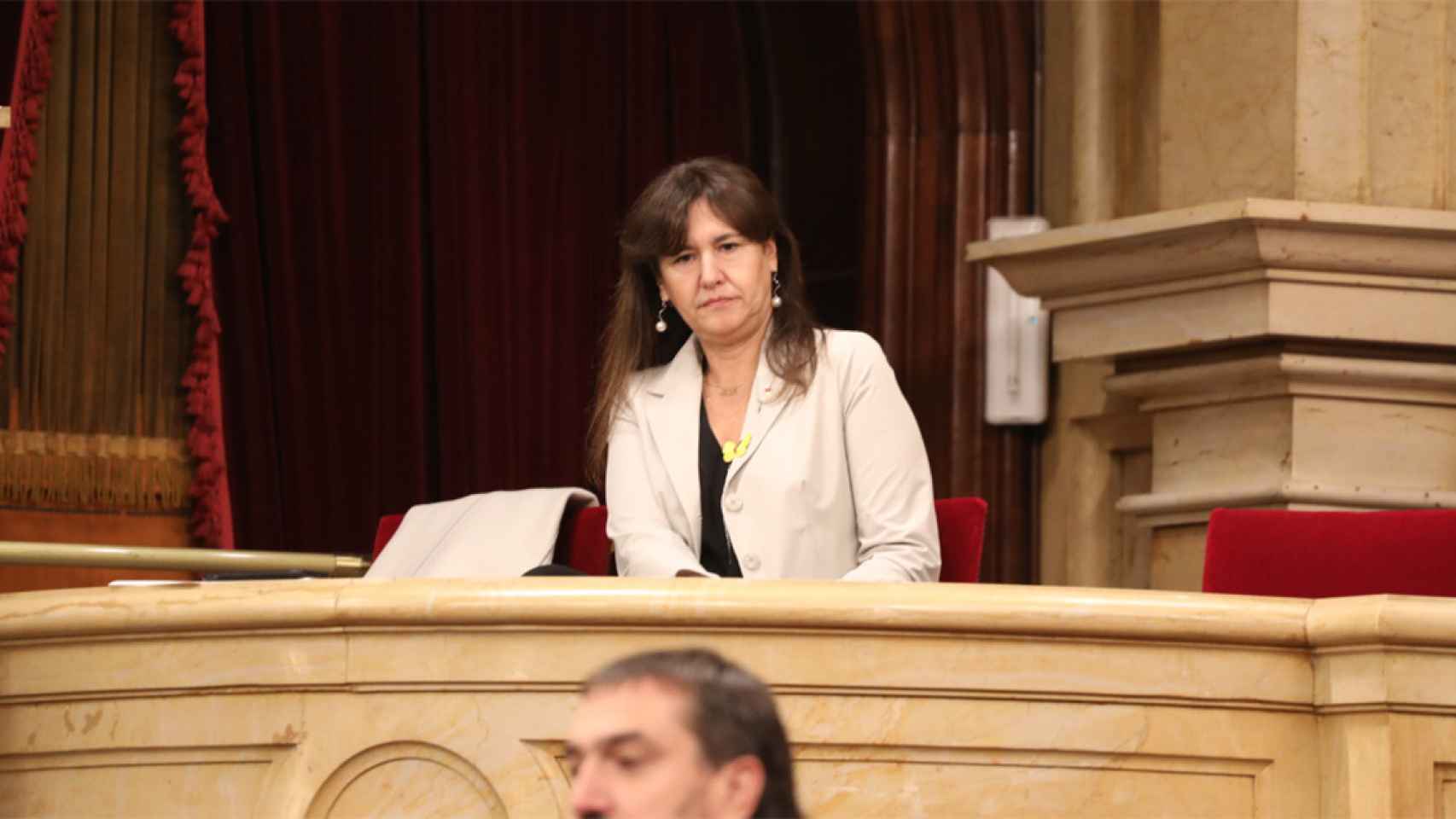 Laura Borràs, en la tribuna de invitados del Parlament / PARLAMENT