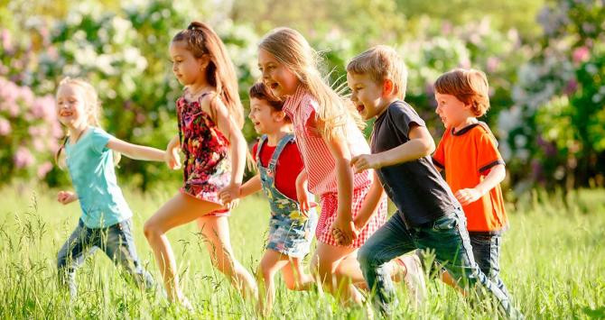 Actividades de ocio de calidad para que niños y jóvenes disfruten del verano / Shutterstock 