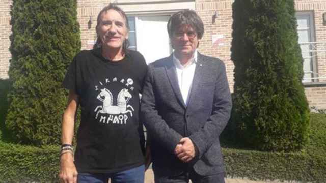Carles Puigdemont, junto al exfundador de Terra Lliure Fredi Bentanachs, en Waterloo / @BentanachsFredi