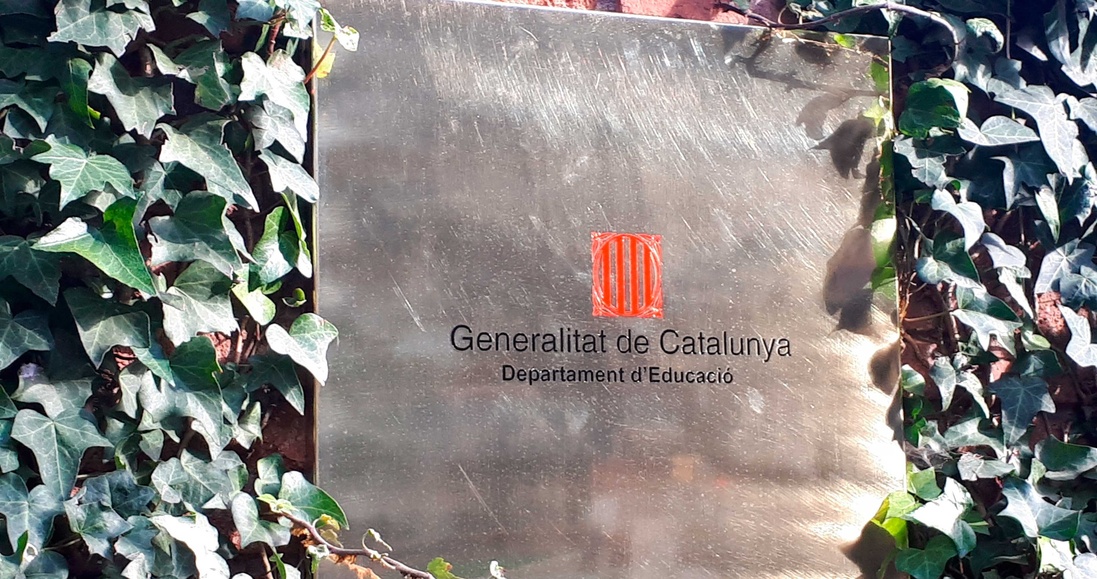 El conseller de Educación, Josep Gonzàlez Cambray, envía una carta a los profesores para rebajar la tensión por la huelga / EP