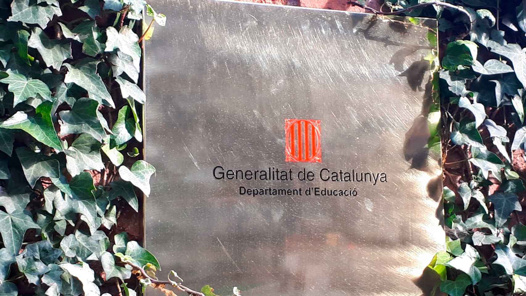 El conseller de Educación, Josep Gonzàlez Cambray, envía una carta a los profesores para rebajar la tensión por la huelga / EP
