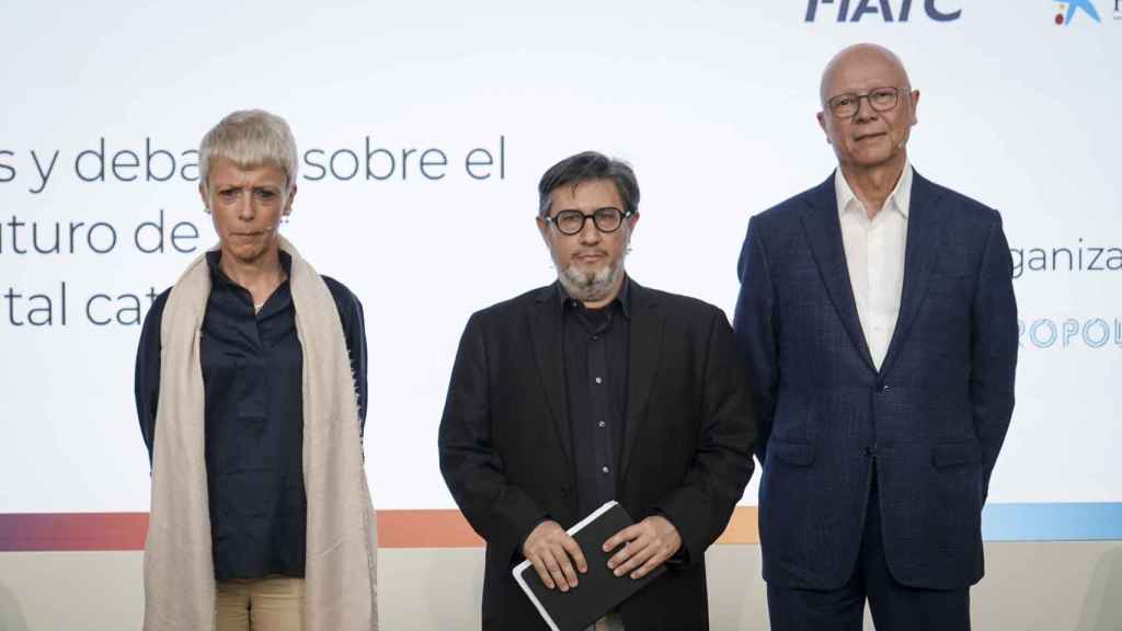 Mayte Castillo, directora de Rodalies de Catalunya; Manel Manchón, director adjunto de Metrópoli Abierta, y Miquel Martí, presidente de Moventia / GALA ESPÍN
