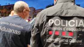 Los Mossos y la Unidad de Vigilancia Aduanera en el operativo en el que han detenido a 50 personas por tráfico de drogas / EUROPA PRESS
