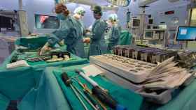 El Hospital Clínic realiza la primera operación de prótesis de cadera sin hospitalización / EUROPA PRESS