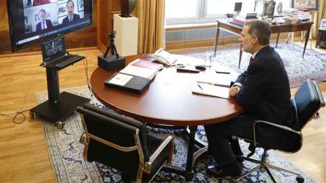 Videconferencia entre el rey Felipe VI y representantes de ASPE / © Casa de S.M. el Rey