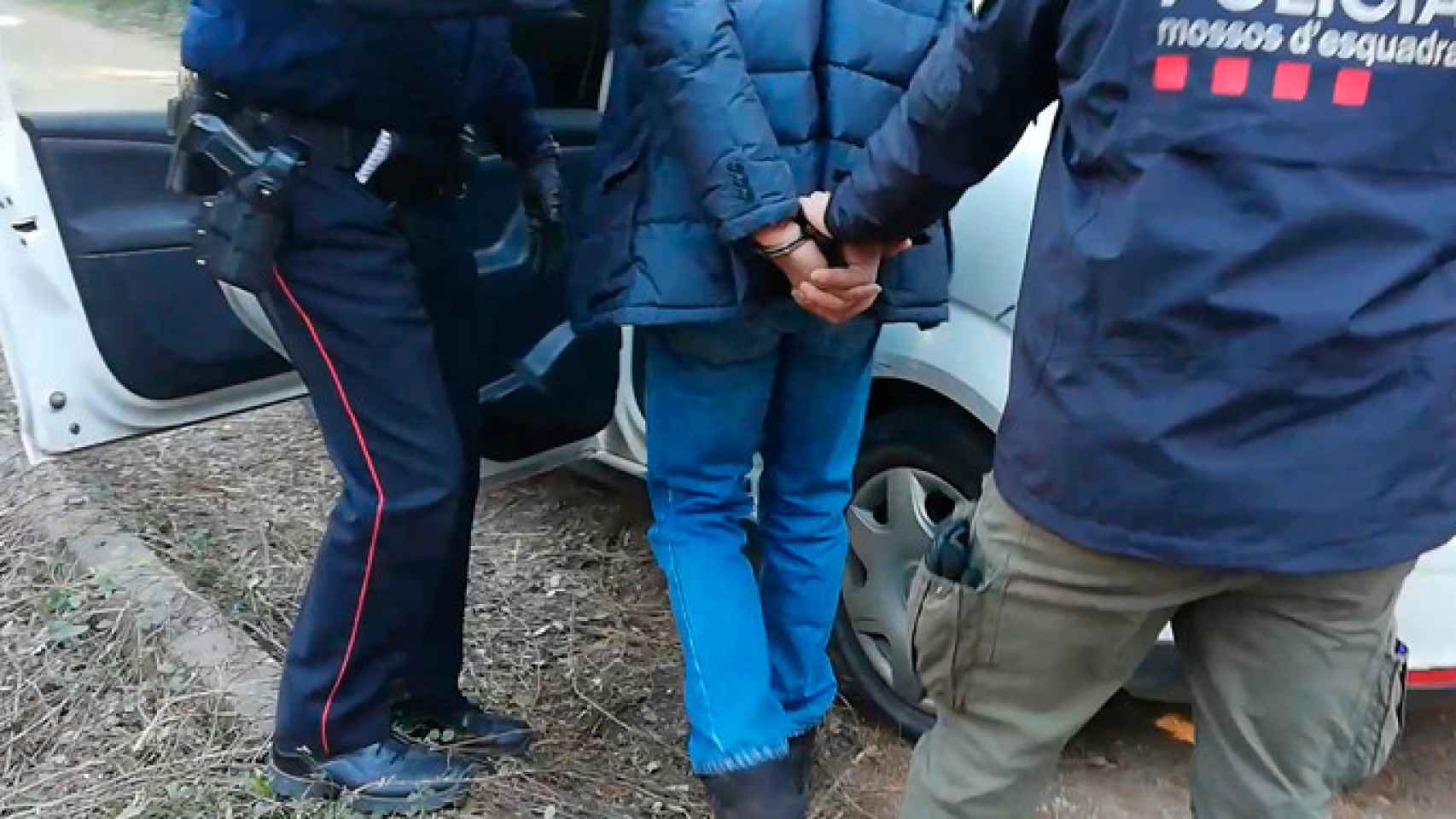 Uno de los ladrones contorsionistas detenido por los Mossos / MOSSOS D'ESQUADRA