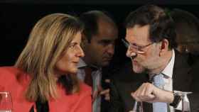 Fátima Báñez, ministra de Empleo y Sanidad en funciones, y Mariano Rajoy, presidente también en funciones / EFE