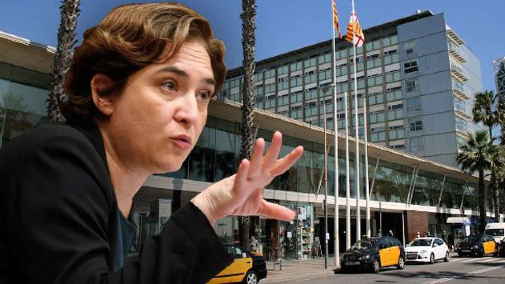 La alcaldesa de Barcelona, Ada Colau, y la fachada del Hospital del Mar.