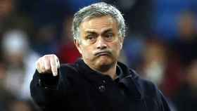El entrenador Jose Mourinho durante un partido del Manchester United / EFE