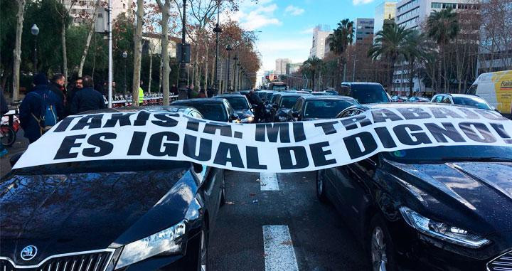 Protesta de vehículos VTC contra el decreto del Govern en Barcelona / CG
