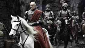 Tywin Lannister es un padre poco amoroso / HBO