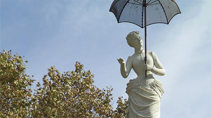 'La dama del paraguas' / BARCELONA TURISME