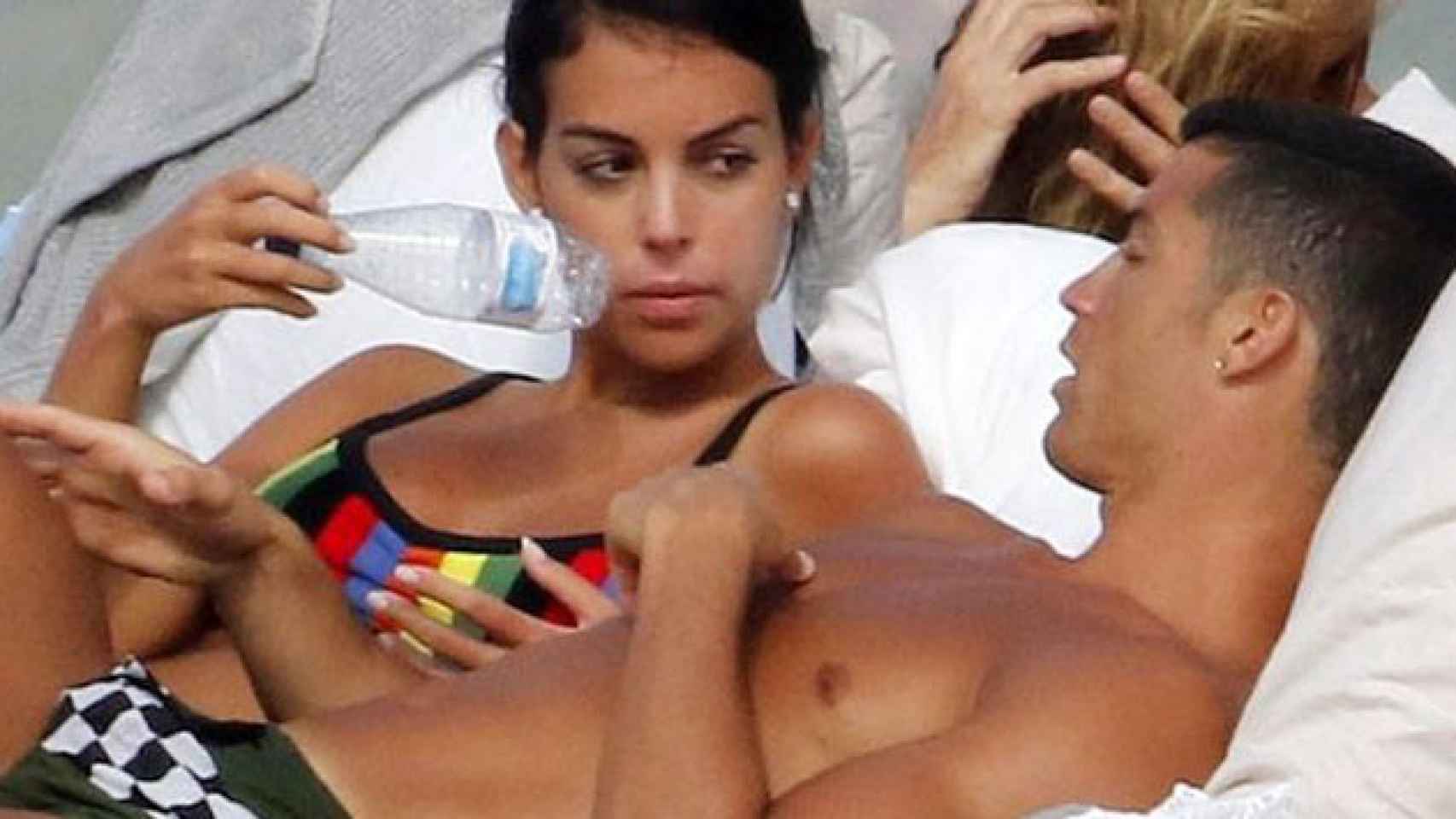 Georgina Rodríguez y Cristiano Ronaldo durante sus vacaciones