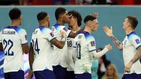 Los jugadores de Inglaterra festejan el triunfo contra Galés y la clasificación a octavos del Mundial / EFE