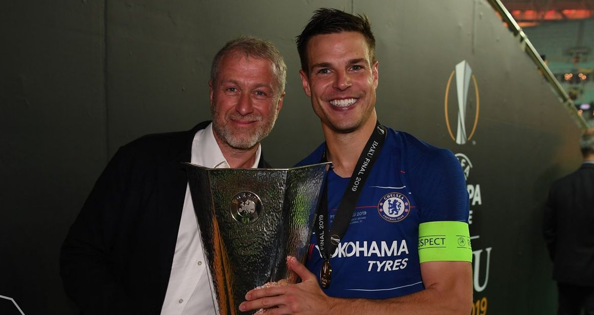 Abramovich, junto a César Azpilicueta, celebrando la conquista de la Europa League / Chelsea FC
