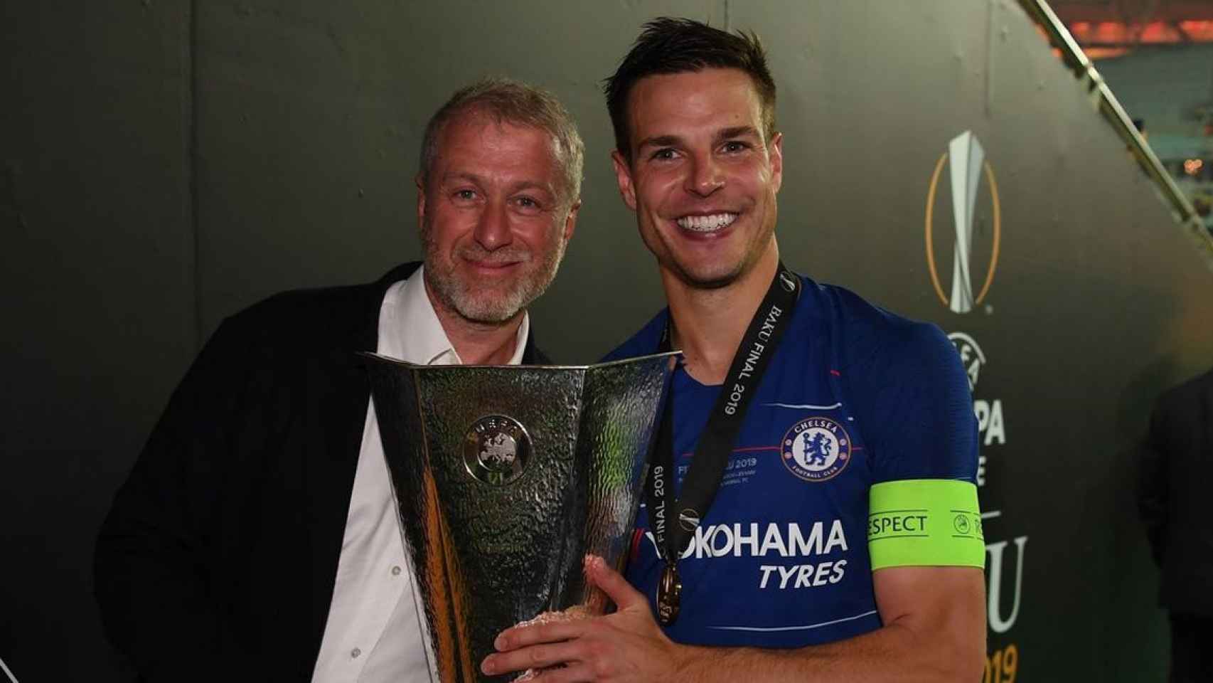 Abramovich, junto a César Azpilicueta, celebrando la conquista de la Europa League / Chelsea FC