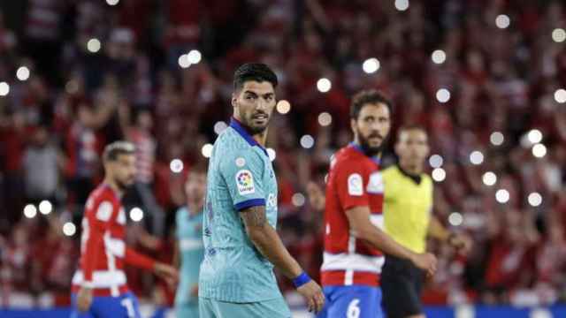 Una foto de Luis Suárez durante el Granada - Barça / FCB