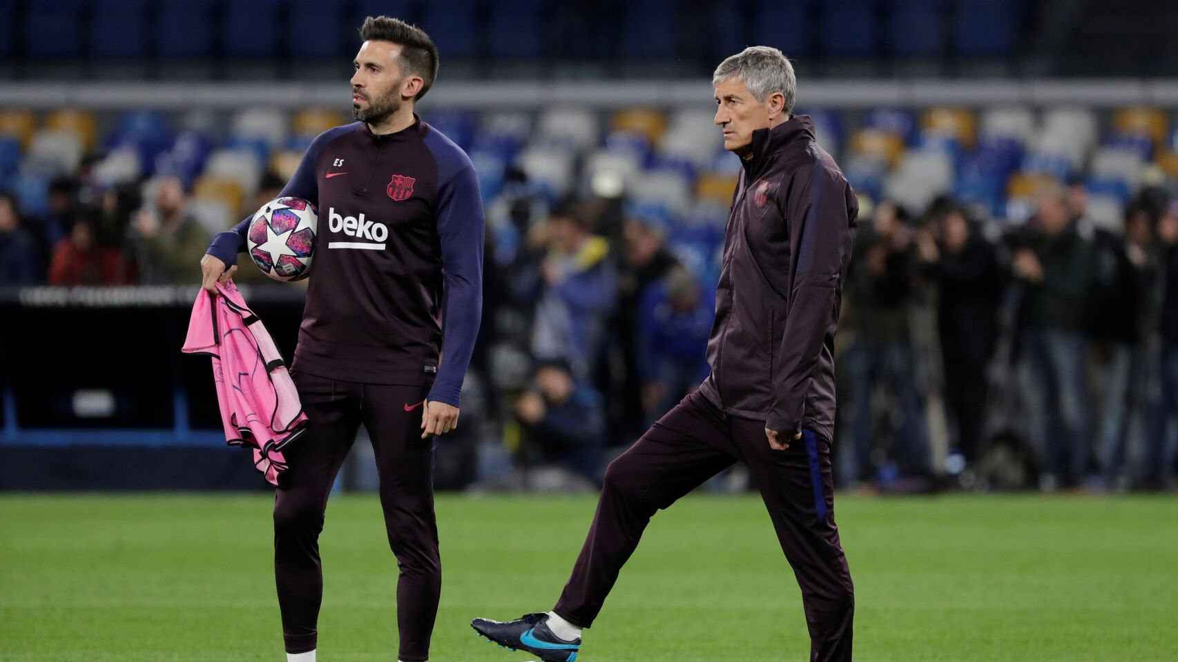 Quique Setién y Eder Sarabia en un entrenamiento del Barça / EFE
