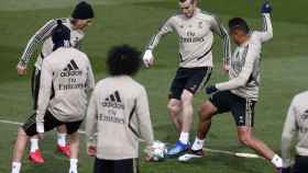 Los jugadores del Real Madrid, haciendo un rondo en un entrenamiento | Real Madrid