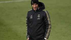 Zidane en un entrenamiento del Real Madrid / EFE