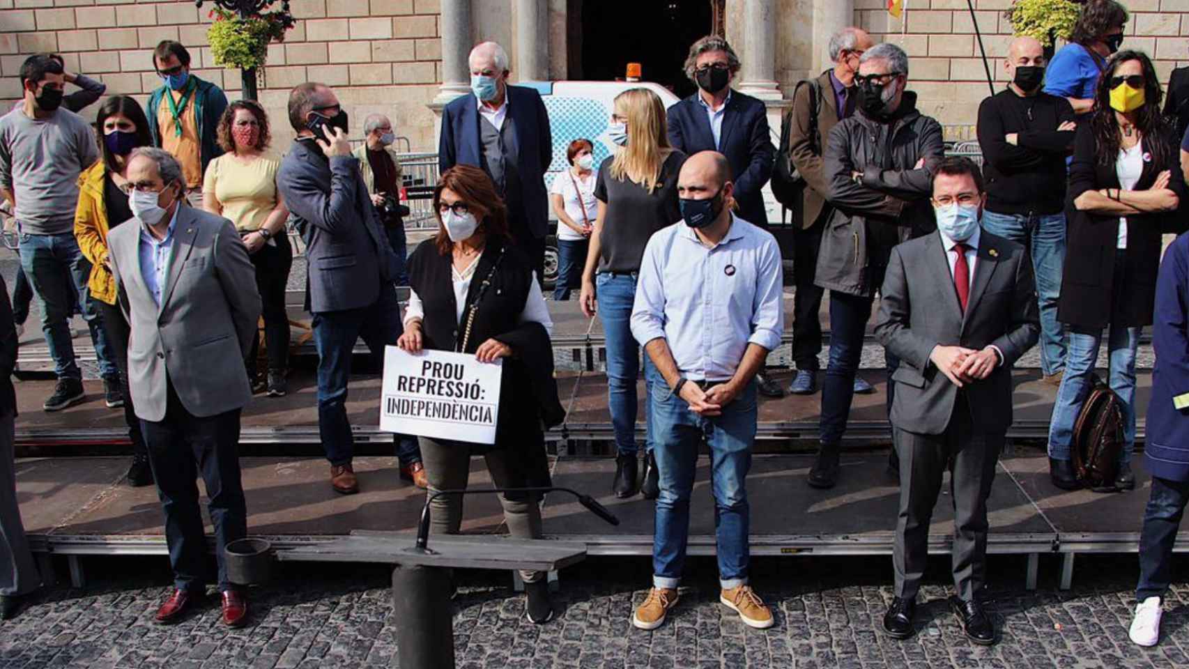 Aragonès, Torra y Paluzie encabezan la protesta del independentismo contra una operación de la Guardia Civil  / ÒMNIUM CULTURAL