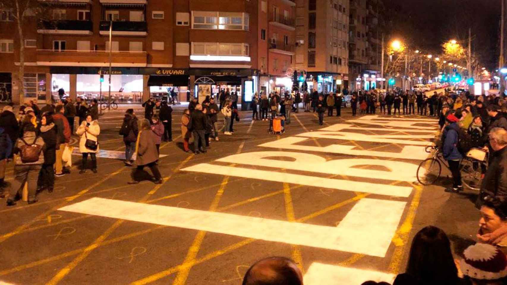 Imagen de uno de los cortes independentistas en la avenida Meridiana de Barcelona / TWITTER
