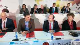 Miquel Iceta, primer secretario del PSC (d), y el secretario general del PSOE, Pedro Sánchez, en el Consejo de la Internacional Socialista / EP