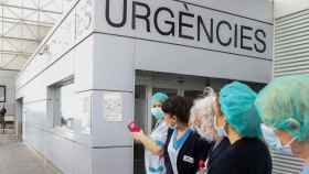 Personal sanitario protegido ante el coronavirus en Cataluña / EFE