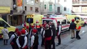 Ambulancias en Centelles tras la deflagración / AJUNTAMENT DE CENTELLES