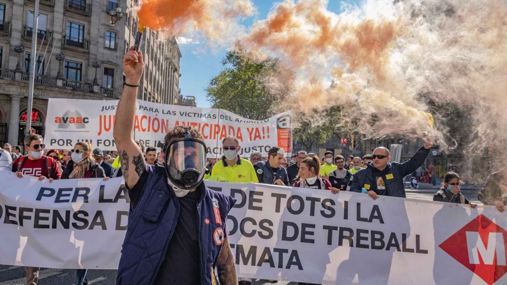 Protesta de trabajadores de TMB por el amianto en el Metro de Barcelona el pasado abril / EUROPA PRESS