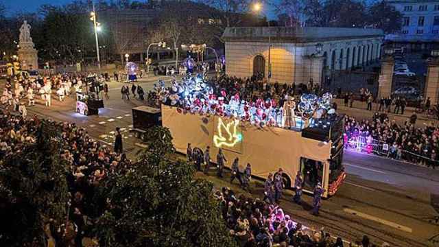 Los Reyes Magos reúnen a unas 600.000 personas en Barcelona