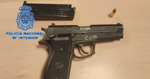 Armas incautadas por la Policía Nacional al detenido tras matar a tiros a un trabajador del club de tiro de Canovelles / PN