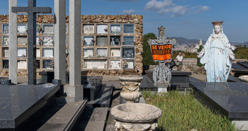 Cementerio Montjuïc el 1 de noviembre del 2022 / LORENA SOPENA - EUROPA PRESS